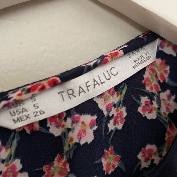 Trafaluc Zara Romper Floral Print Sleeveless Pockets Open Back Classic Trendy - Picture 3 of 9